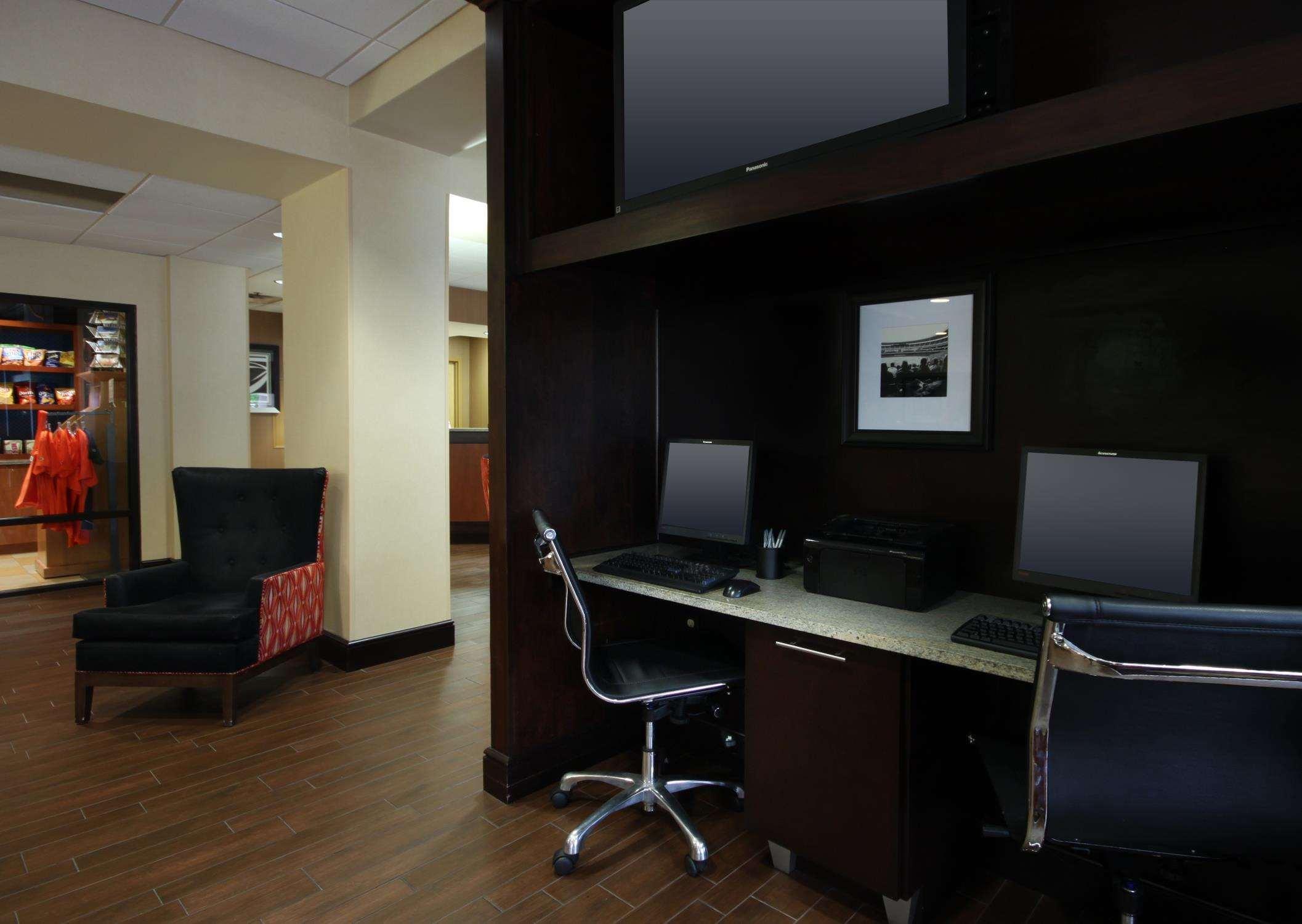 Hampton Inn Champaign/Urbana Екстериор снимка